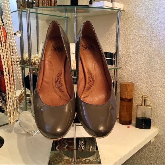 Sofft Shoes - SOFFT patent Leather Heels sz 10